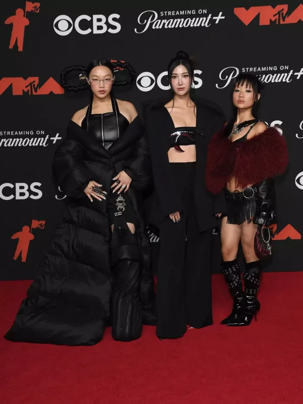 Qırmızı xalıda diqqət çəkənlər...