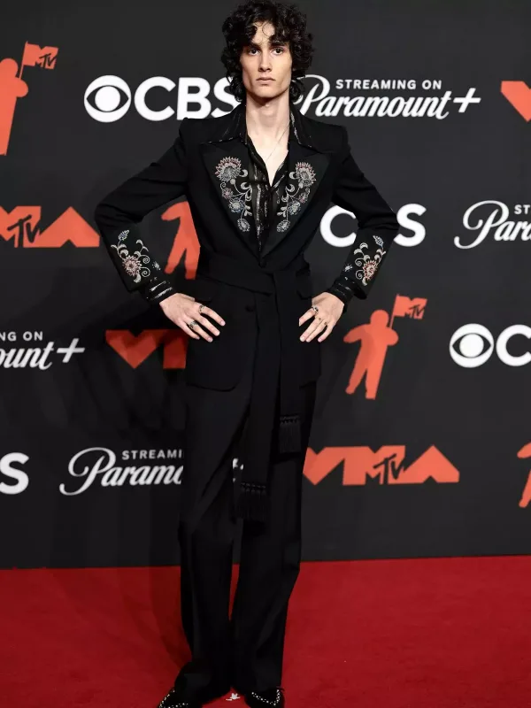 Qırmızı xalıda diqqət çəkənlər...