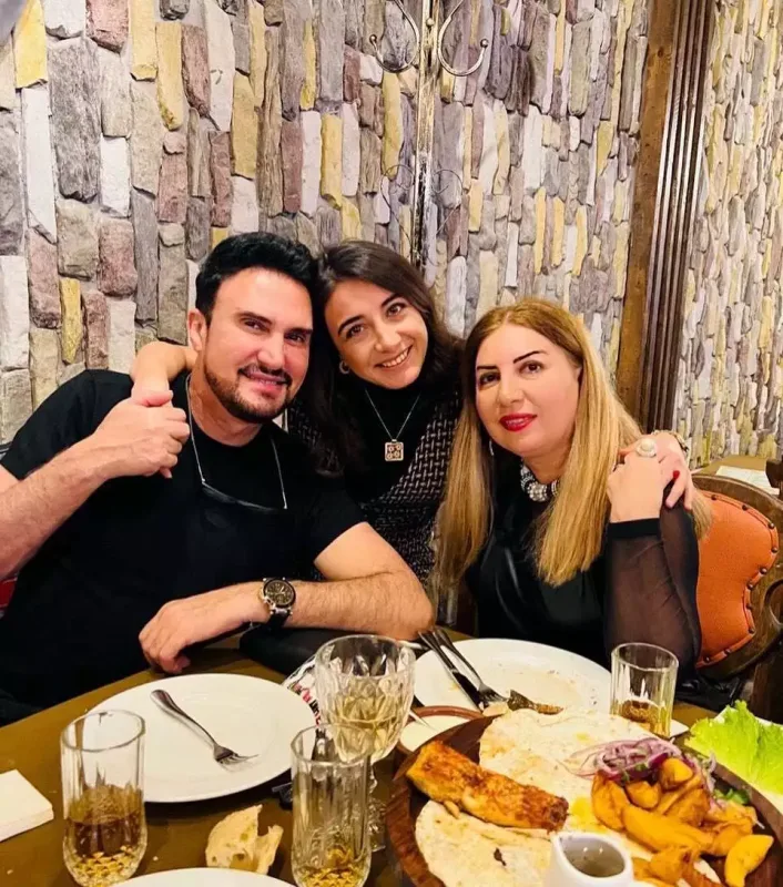 Nadir baba olacaq