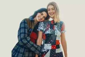 Kendalla Cici kamera qarşısında