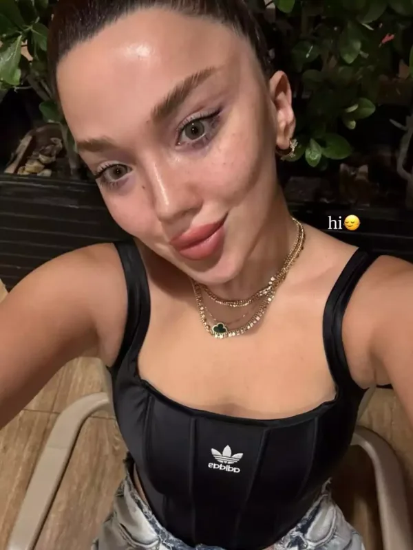 Makiyajsız və fotoşopsuz…