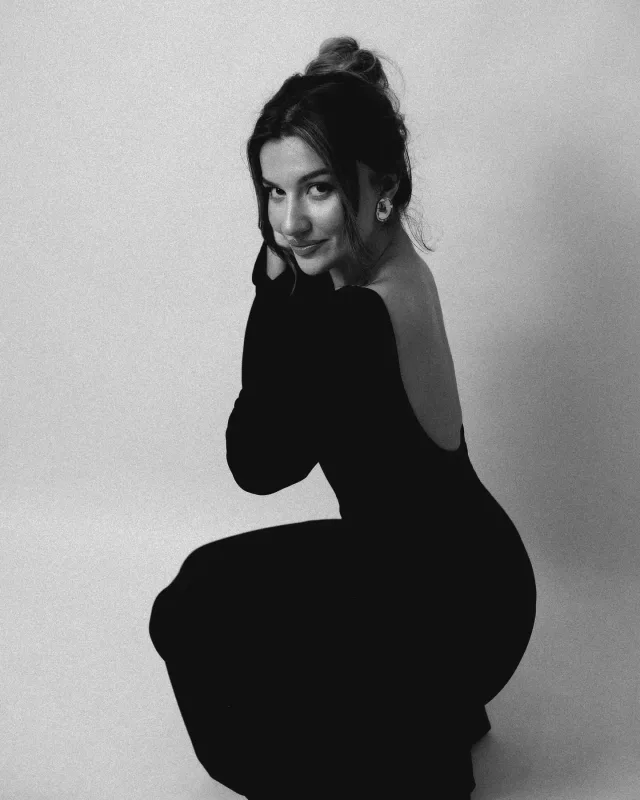 Fotolarından istifadə edib saxta “Tinder” hesabı açdılar