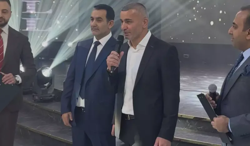 Qurban Qurbanovun oğluna təbriki!