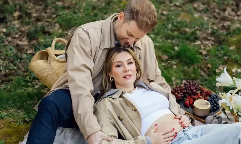 Ana bətnində itirdiyi körpəsindən danışdı