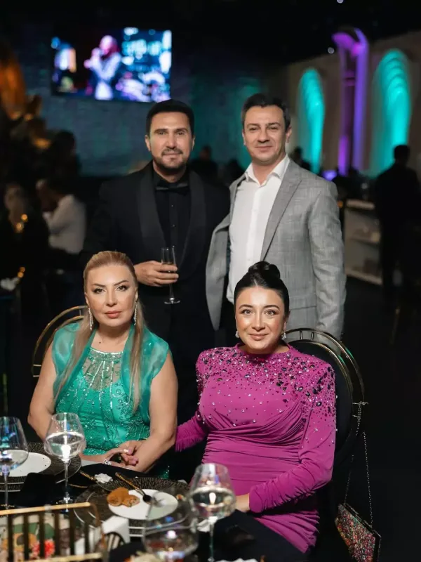 Nadir oğlu və gəlini ilə…