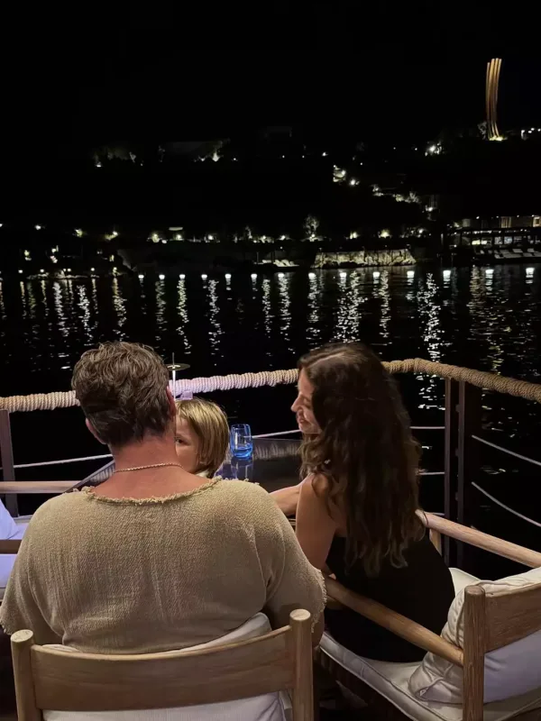 Kıvanç ailəsi ilə…