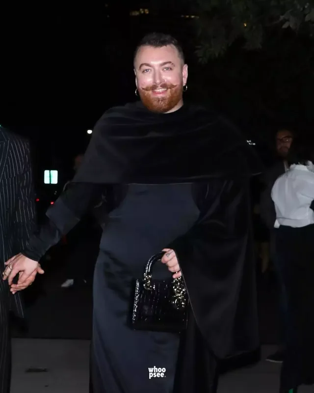 Sem Smit sevgilisi ilə görüntüləndi