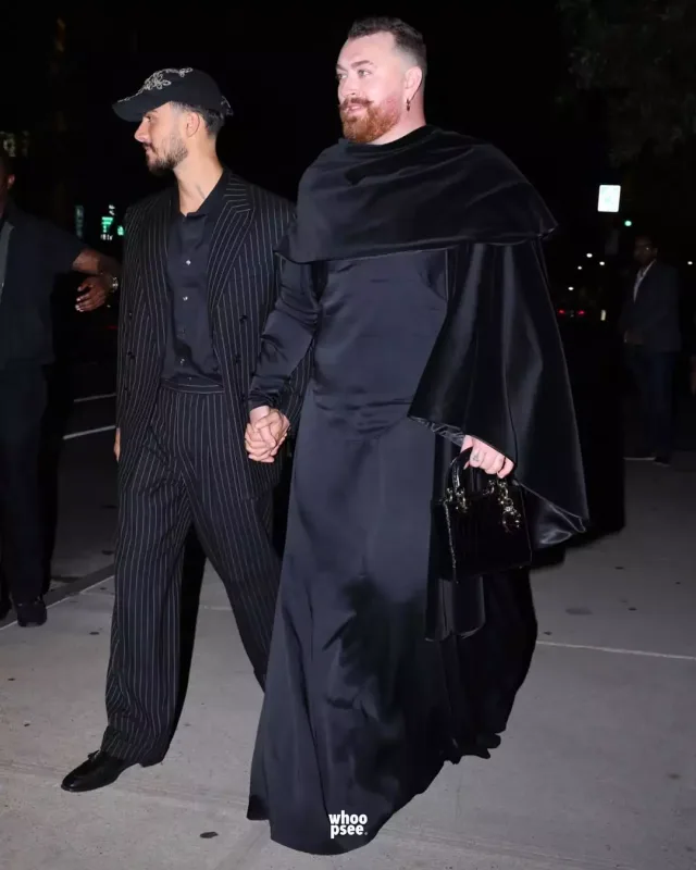 Sem Smit sevgilisi ilə görüntüləndi