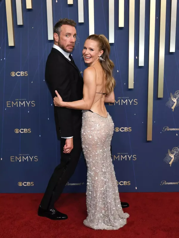 “Emmy” qırmızı xalısında ulduzlar