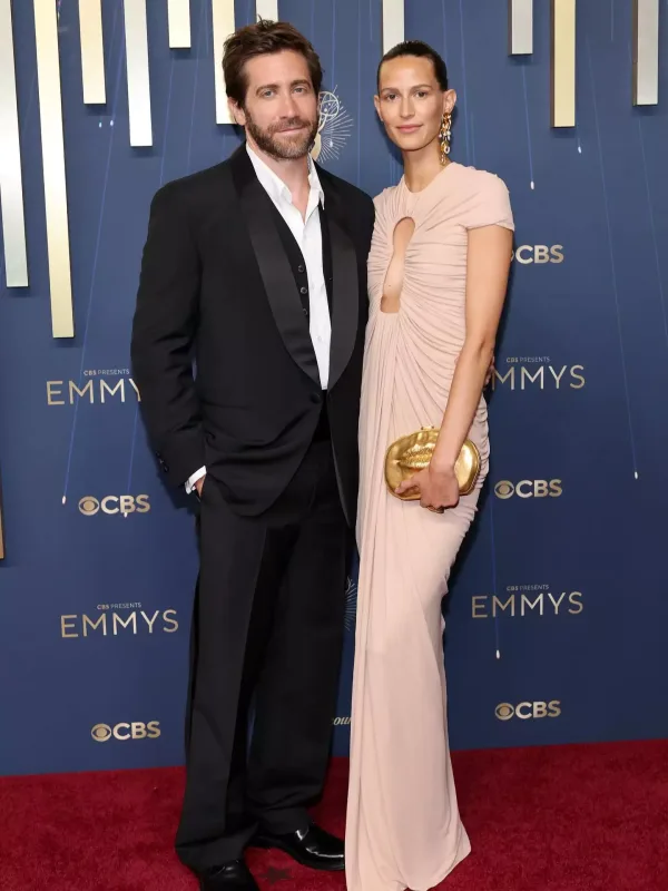 “Emmy” qırmızı xalısında ulduzlar