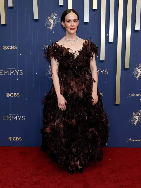 “Emmy” qırmızı xalısında ulduzlar