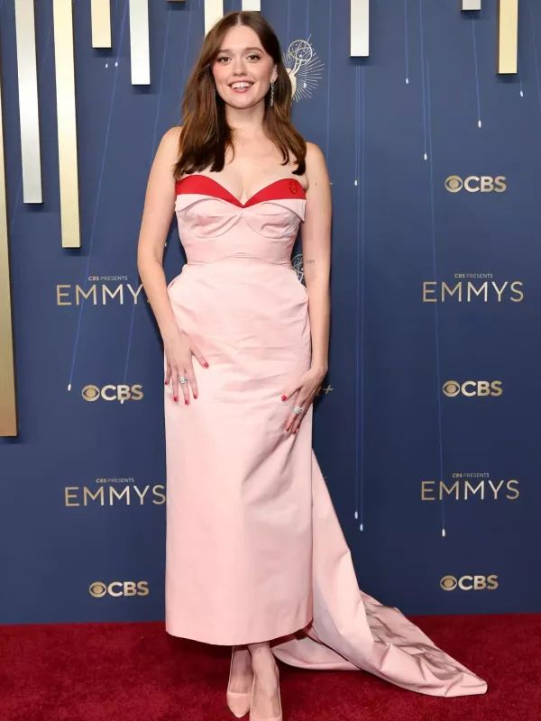 “Emmy” qırmızı xalısında ulduzlar