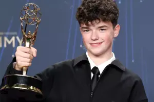 15 yaşında “Emmi” qazandı, rekord qırdı