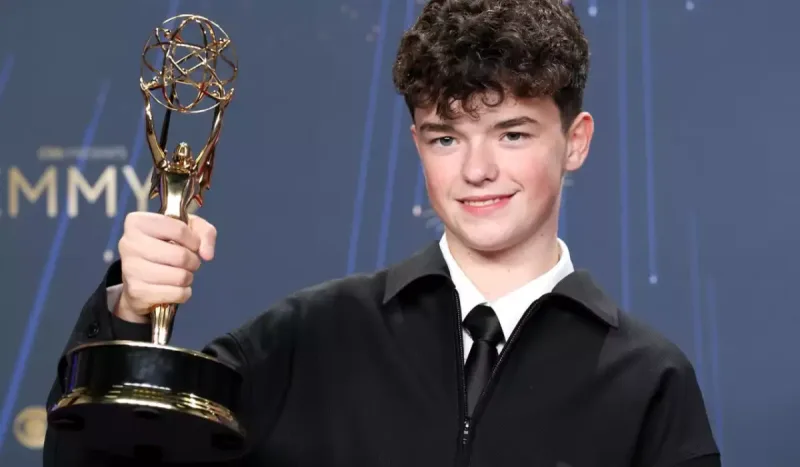 15 yaşında “Emmi” qazandı, rekord qırdı