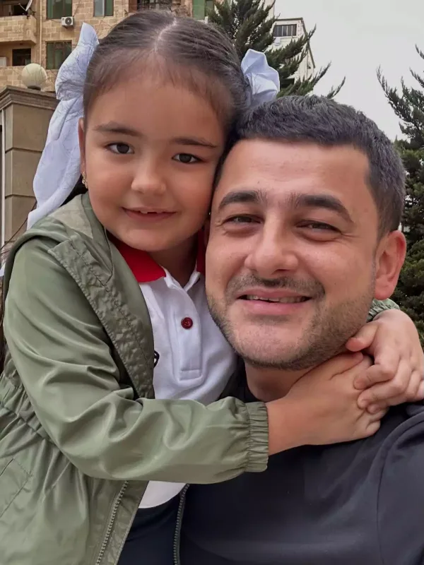 Yaşarın qızı birinci sinfə getdi