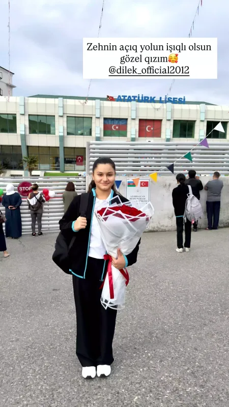 Vüsalədən qızı ilə paylaşım