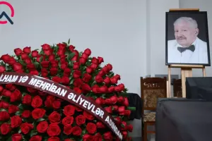 Prezidentlə xanımı vida mərasiminə əklil göndərdi - Foto