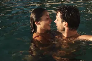 Zeynepdən sevgilisi ilə paylaşım