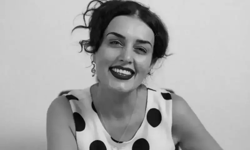 Elza Seyidcahanın atası sağ imiş...