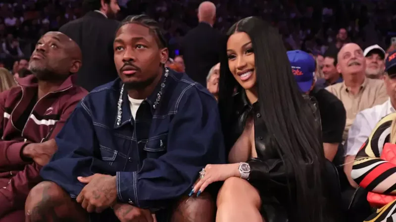 Kardi Bi sevgilisindən hamilədir!