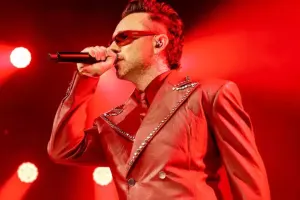 Mabeldən mahnısının bloklanmasına reaksiya