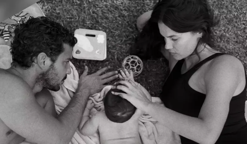 Ailə fotosunu paylaşdı