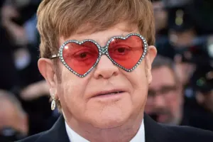 Diz qapağından boyunbağı miras qoyacaq