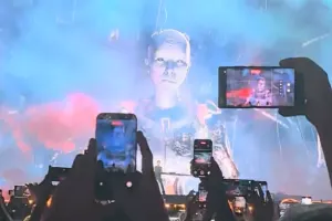 Anymanın Bakı şousu!