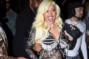 Kardi Binin hamiləlik tərzi!