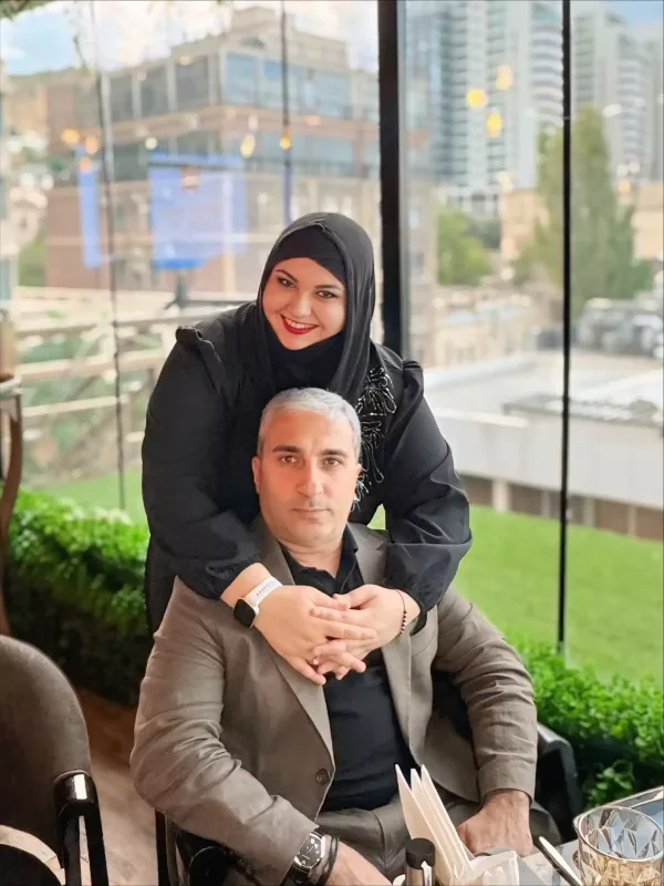 Rafael İsgəndərov qızı ilə...