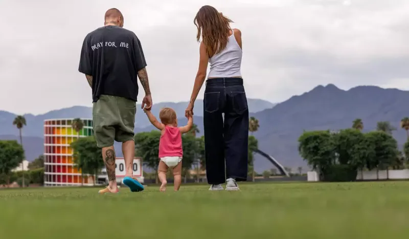 Castinlə Heylinin ailə gəzintisi