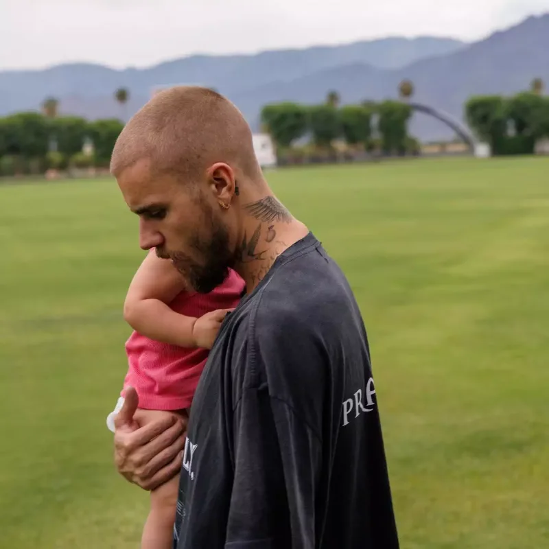 Castinlə Heylinin ailə gəzintisi