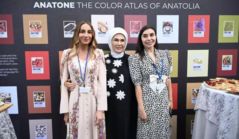 Leyla və Arzu Əliyevalar Nyu-Yorkda sərgidə - Fotolar