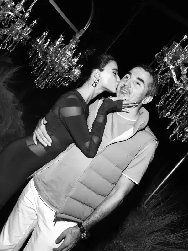 Azərbaycandakı əmlaklarına həbs qoyuldu - Xanımının bank hesabları bloklandı