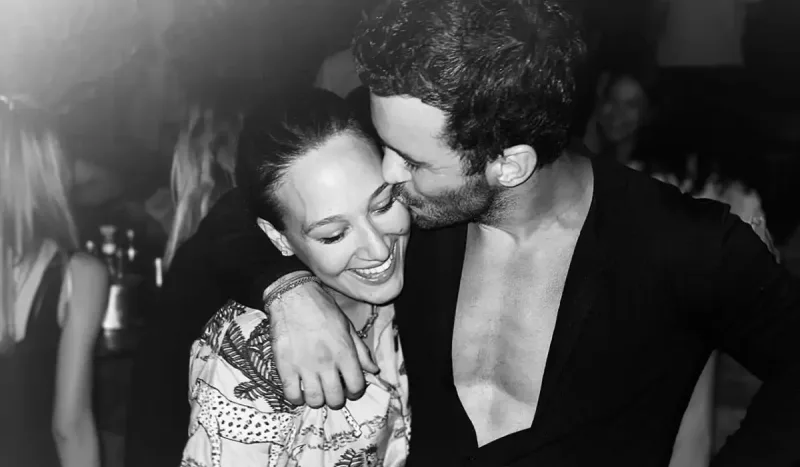 “Hər şeyə aşiq ola bilərəm”