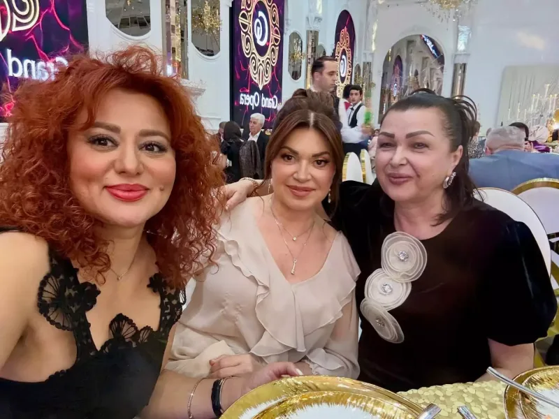 Sənətkarlar Səidə Quliyevanın xoş günündə!