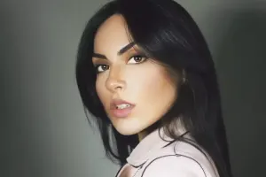 Aiseldən bir neçə gün öncə vəfat edən anası ilə paylaşım