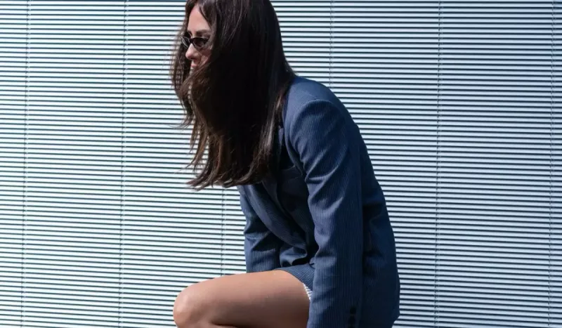 Yasemin qısa libası ilə diqqət çəkdi