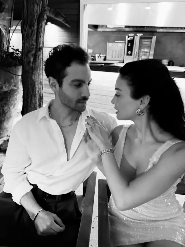 Sevgilisi ilə bağlı paylaşım etdi