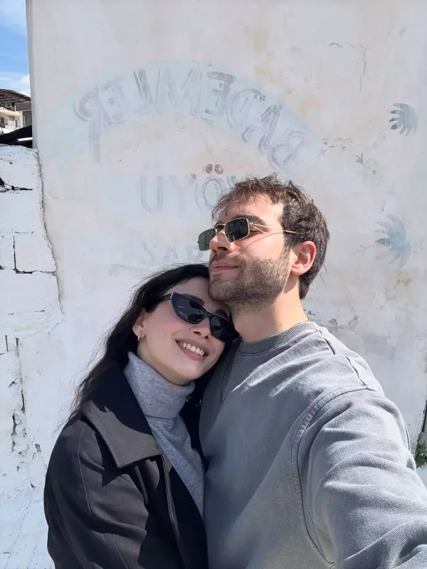 Sevgilisi ilə bağlı paylaşım etdi