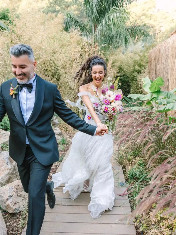 Tolqa Akış evləndi