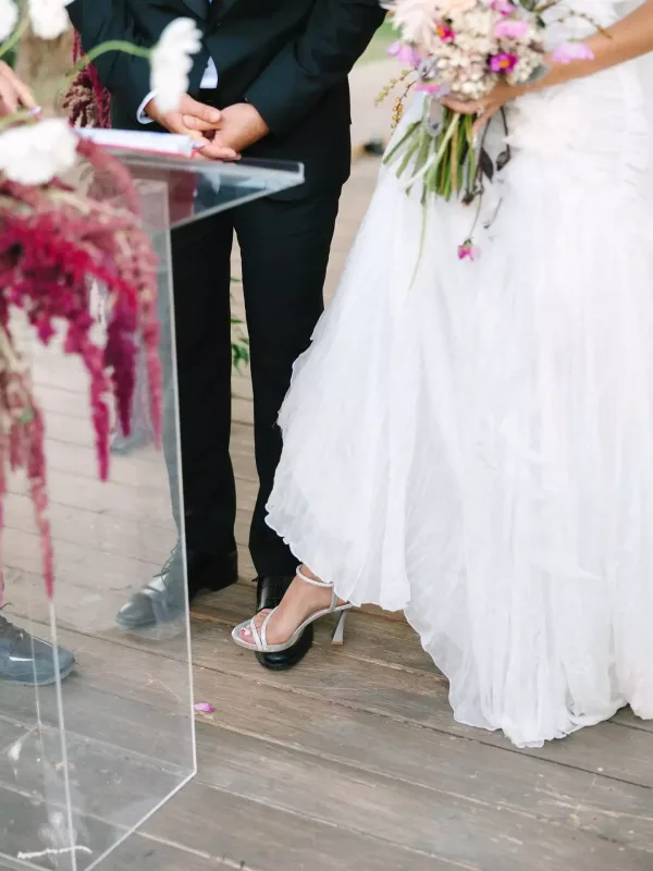 Tolqa Akış evləndi