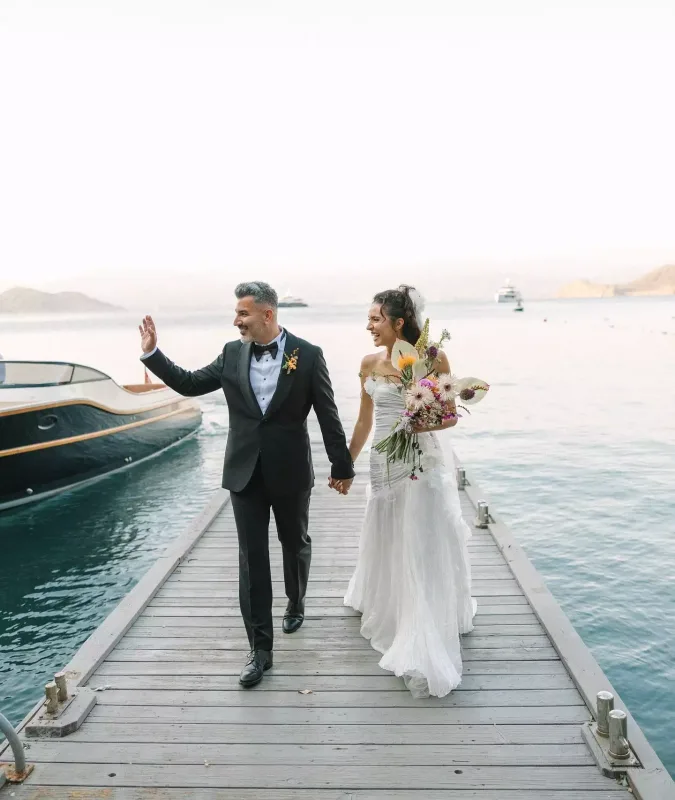 Tolqa Akış evləndi