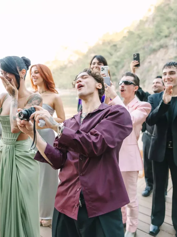 Tolqa Akış evləndi