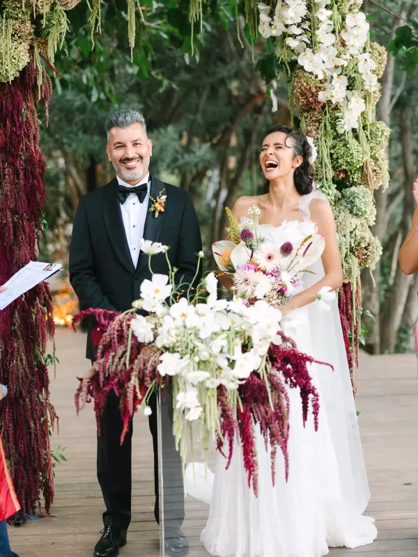 Tolqa Akış evləndi