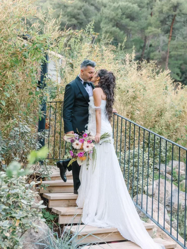 Tolqa Akış evləndi