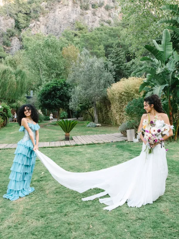 Tolqa Akış evləndi