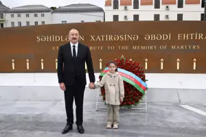 Prezidentin əlindən tutduğu qız Nilaydır... - Fotolar