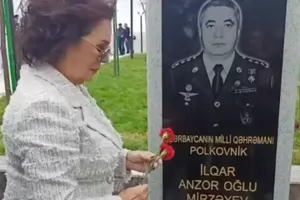 Hülya Koçyiğit də Memorial Məzarlığını ziyarət etdi