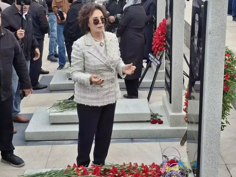 Hülya Koçyiğit də Memorial Məzarlığını ziyarət etdi
